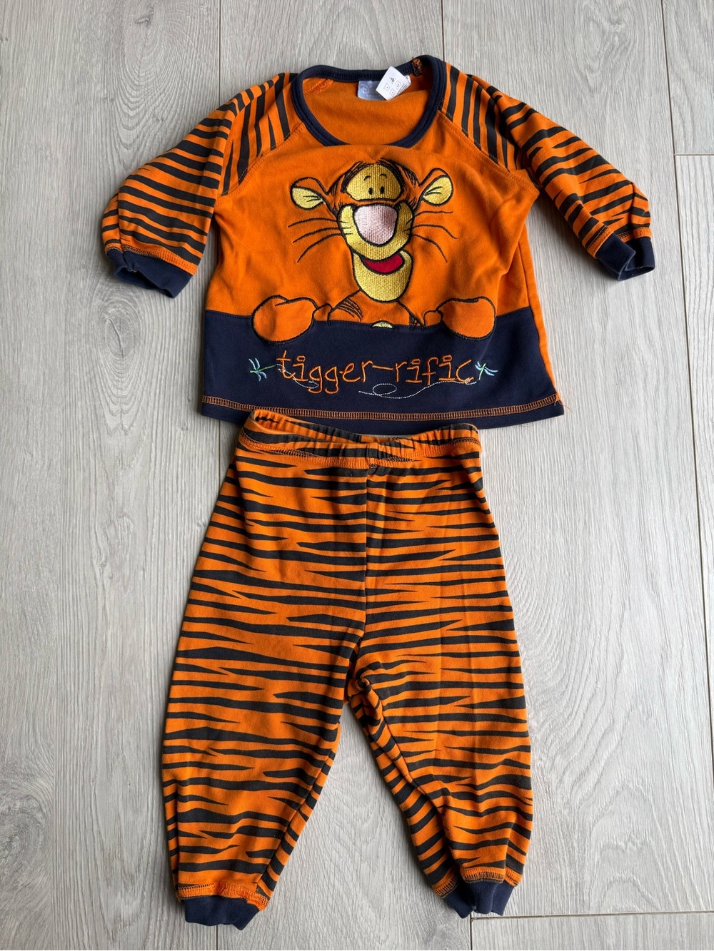 Vintage tigger pj set